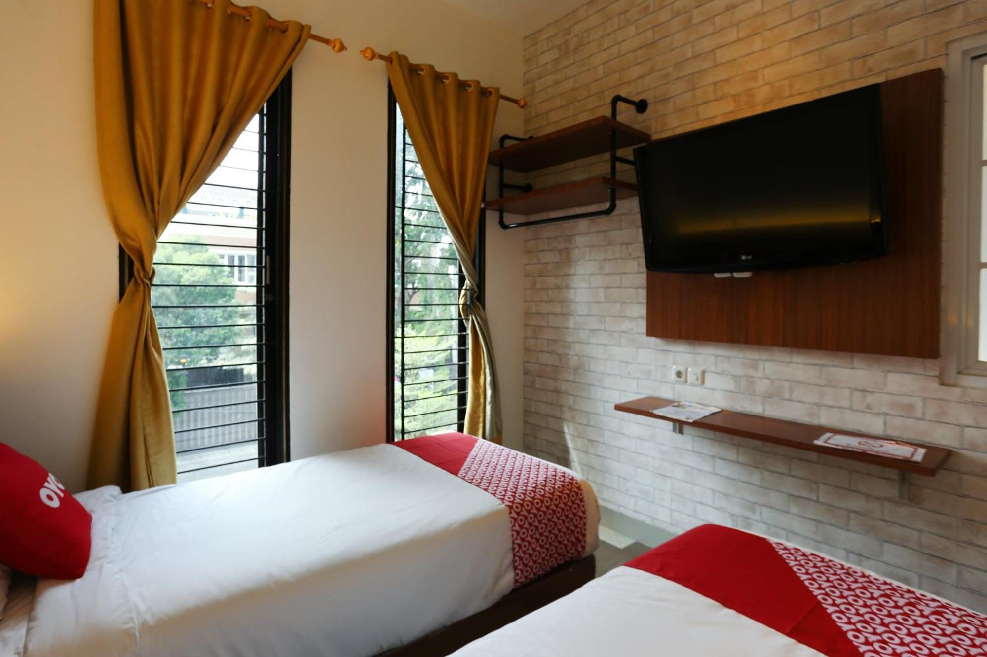 OYO 3109 Point Inn Jakarta Extérieur photo