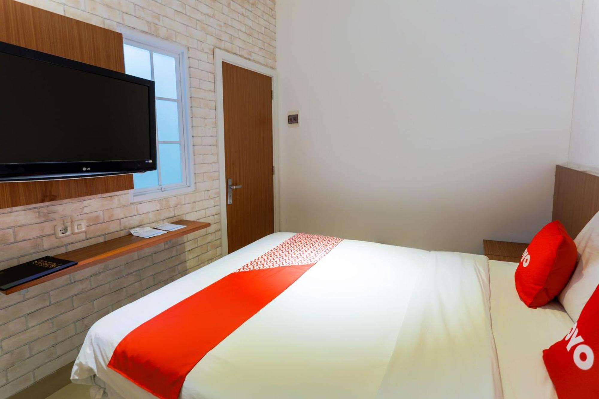OYO 3109 Point Inn Jakarta Extérieur photo