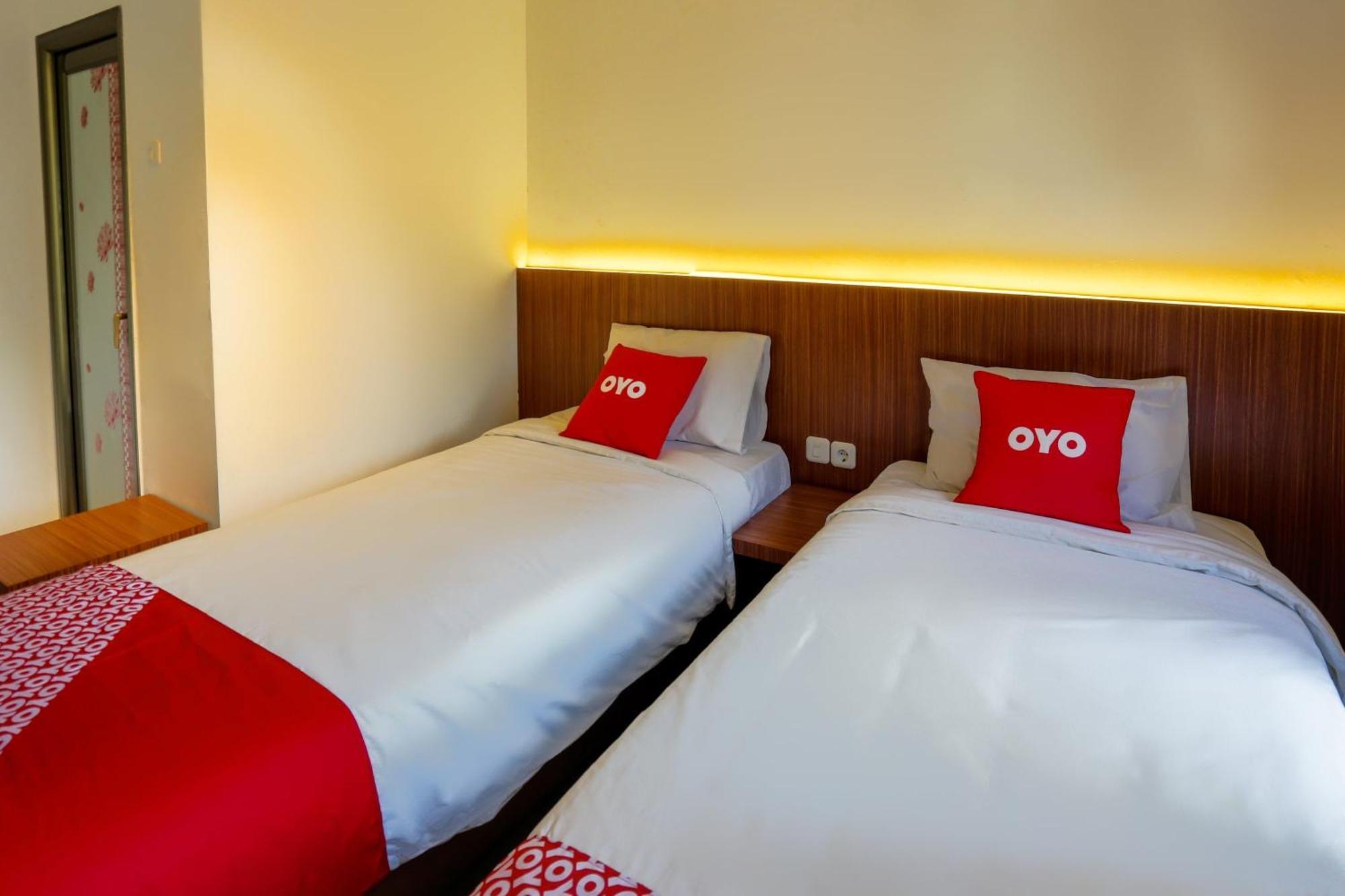 OYO 3109 Point Inn Jakarta Extérieur photo
