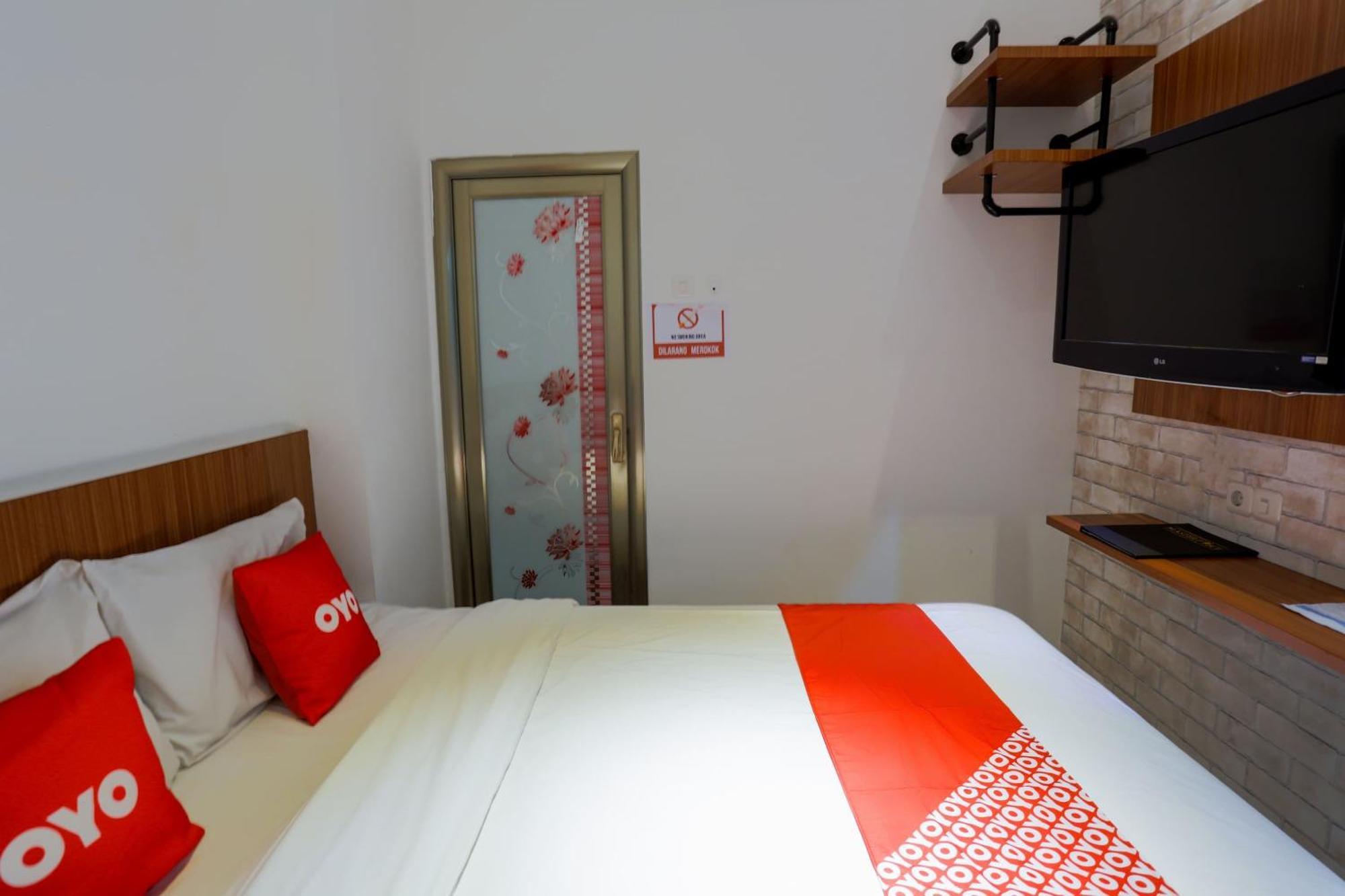 OYO 3109 Point Inn Jakarta Extérieur photo