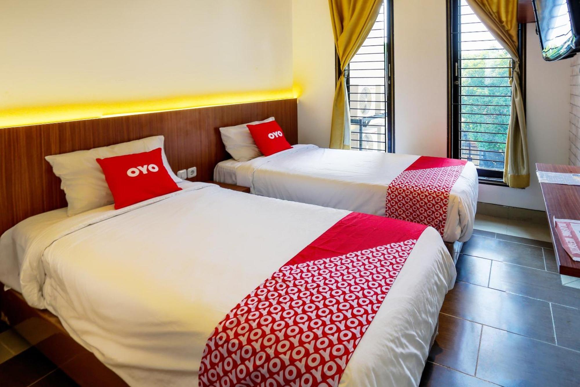 OYO 3109 Point Inn Jakarta Extérieur photo
