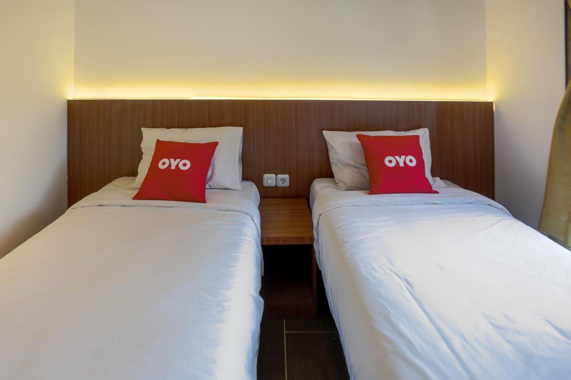 OYO 3109 Point Inn Jakarta Extérieur photo
