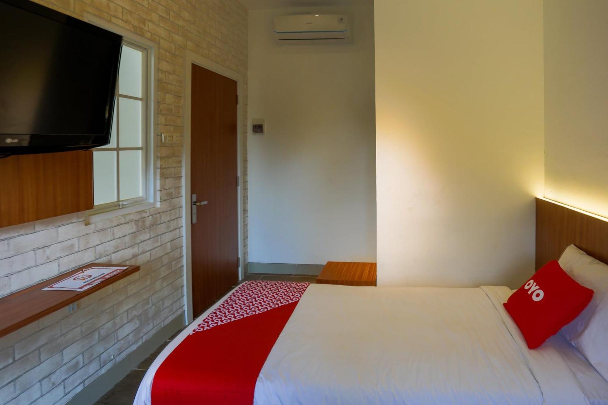 OYO 3109 Point Inn Jakarta Extérieur photo