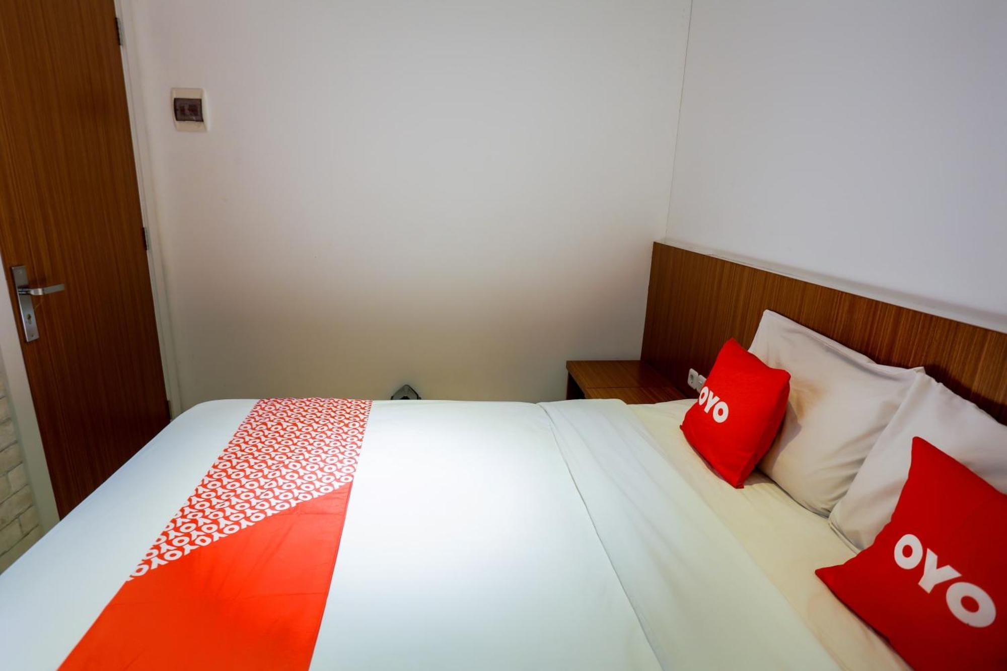 OYO 3109 Point Inn Jakarta Extérieur photo
